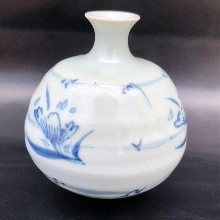 韓国 人間文化財(人間国宝) 池順鐸作 白磁陽刻高麗水差し 韓国 人間